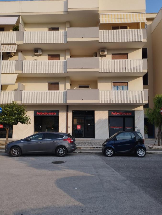 モノーポリ Da Luigi Locazioni Brevi Turistiche Bed & Breakfast エクステリア 写真